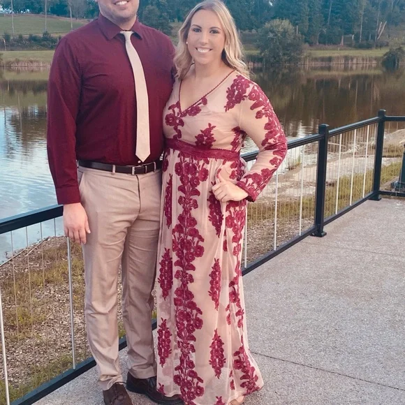 Lace appliqué maroon maxi dress - Picture 5 of 5